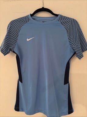 Nike Sky Blue Performance Tee with Navy Panels